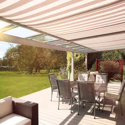 Gestreifte Wintergartenmarkise