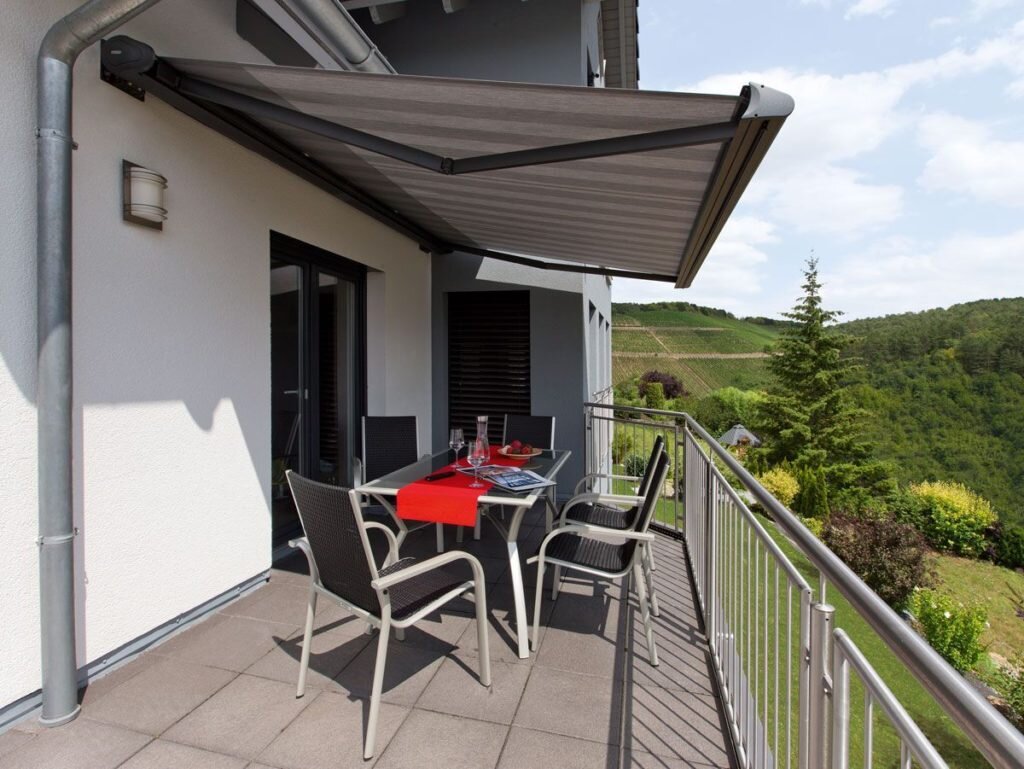 Gelenkarmmarkise auf Terrasse