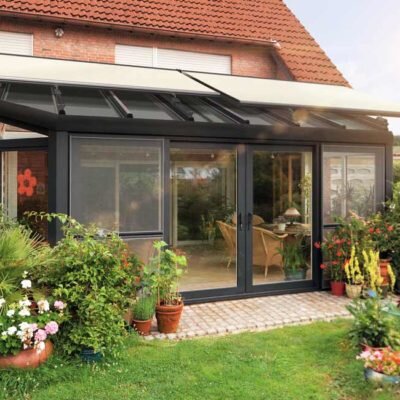 Schwarz weiße Wintergartenmarkise